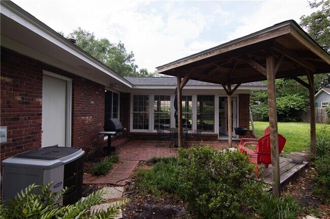 Building Photo - 232 Tennessee Ave