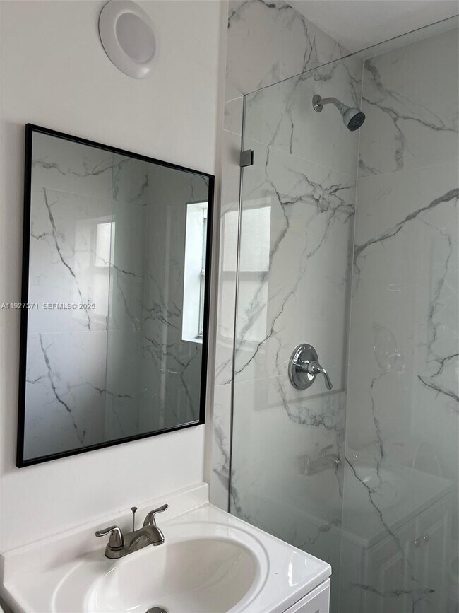 Building Photo - 1948 Fillmore St