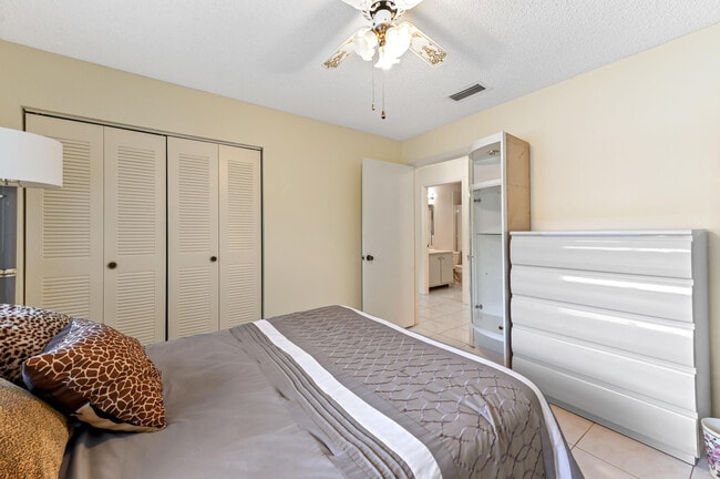 Building Photo - 15144 Ashland St