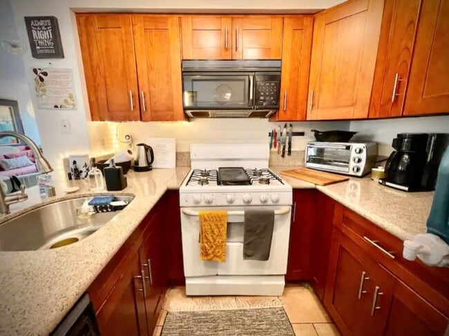 Building Photo - Furnished 2 bed 2 bath Calabasas condo!