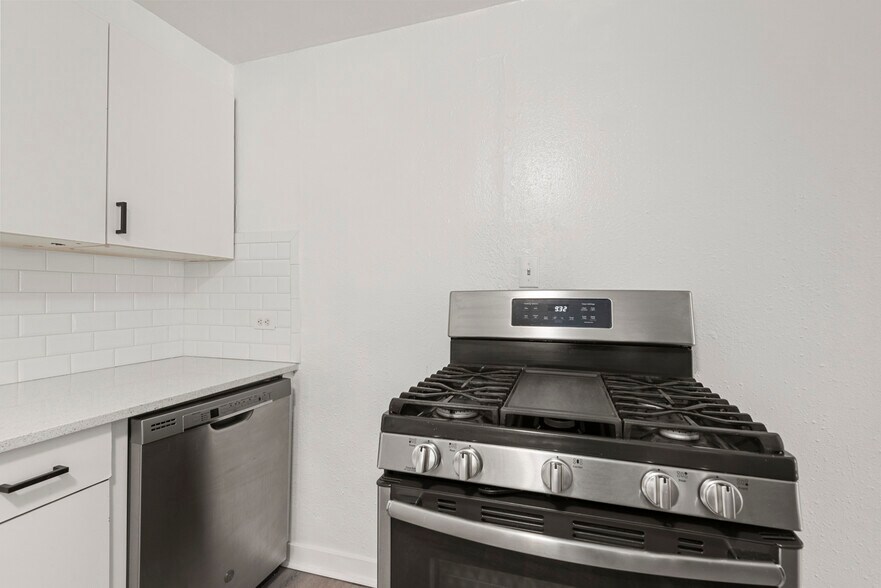 Building Photo - 3555 S Bannock St