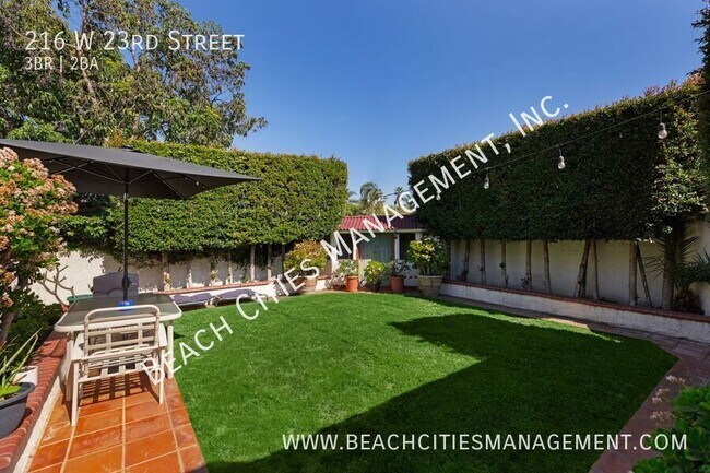 Building Photo - 216 W 23rd St