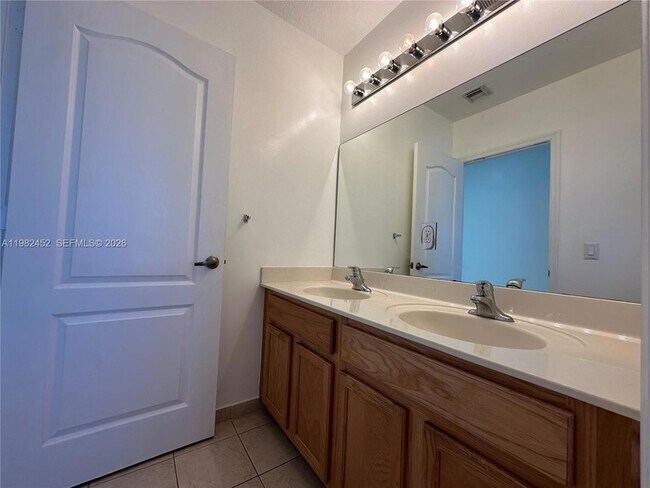 Building Photo - 27866 SW 142nd Ave