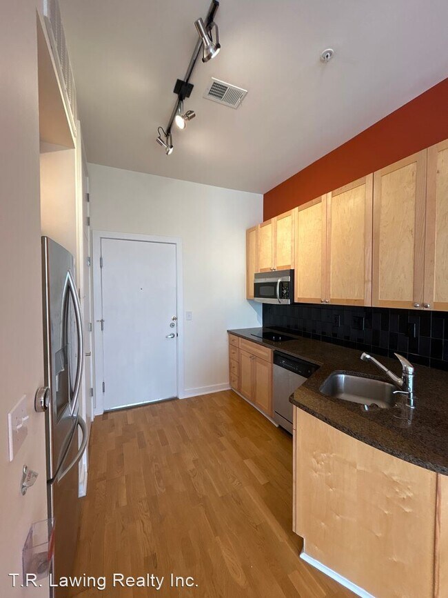 Building Photo - 1 br, 1 bath House - 525 East 6th Street  ...