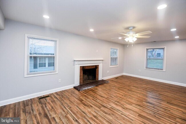 Building Photo - 1303 Port Echo Ln