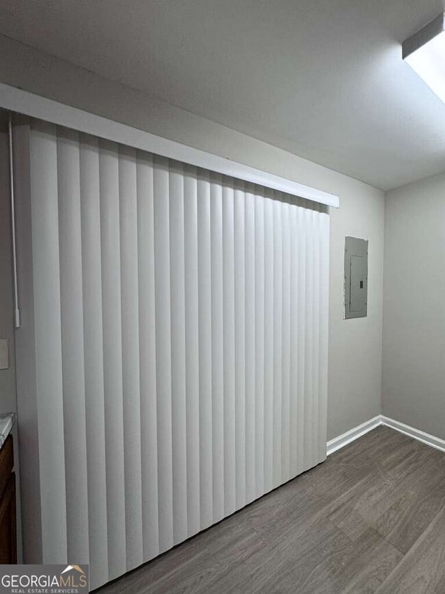 Building Photo - 400 Stonehaven Cir