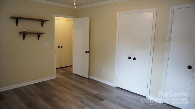 Building Photo - 8306 Summerglen Cir