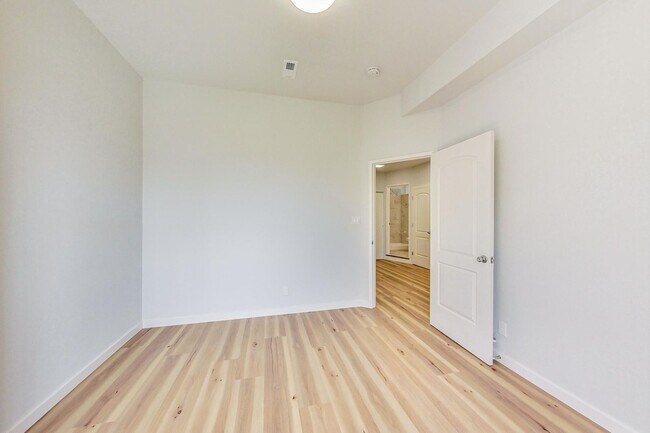 Building Photo - Introducing the Perfect Blend of Elegance and Comfort in San Francisco's Westwood Highlands!
