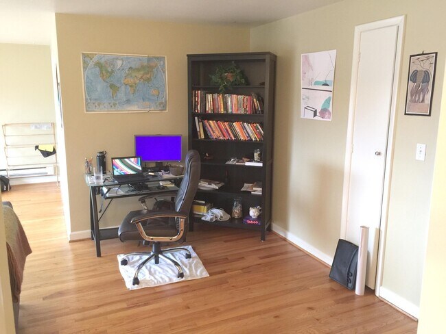 Interior Photo - Lakecrest