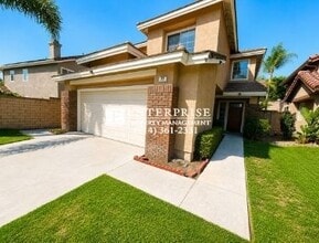Building Photo - Spacious 4BD Home with Office & Yard | Top Schools