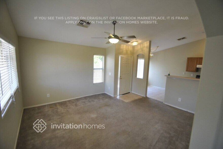 Building Photo - 12809 W Roanoke Ave