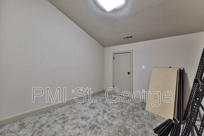 Building Photo - 2478 E Springs Dr