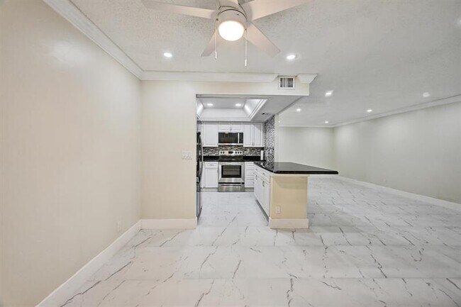 Building Photo - 3336 Quail Close