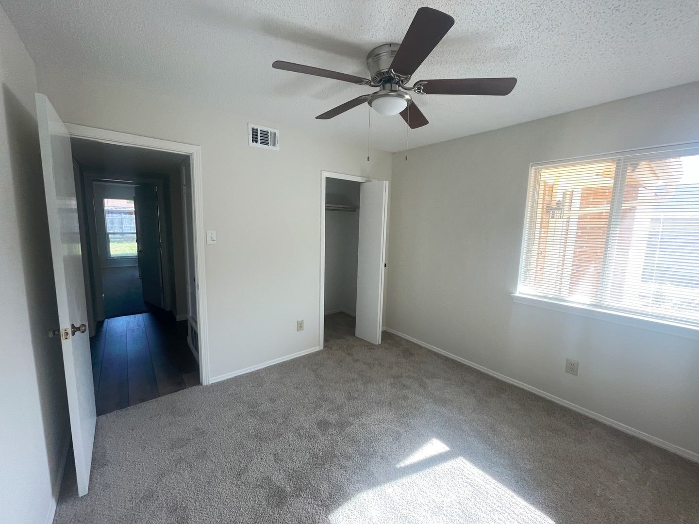 Building Photo - 2201 Sage Ln