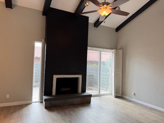 Building Photo - Central Avenue 3 Bedroom 2.5 Bathroom FOR ...