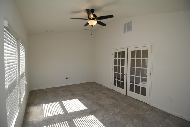 Building Photo - 4468 Alligator Flag Cir