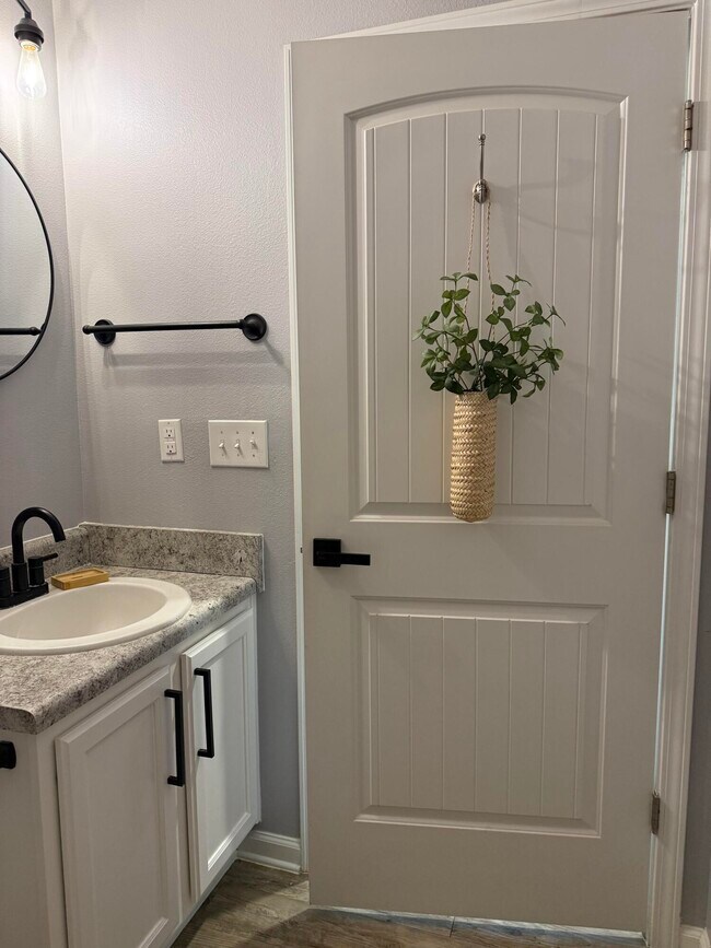 Building Photo - 351 Merlin Ct