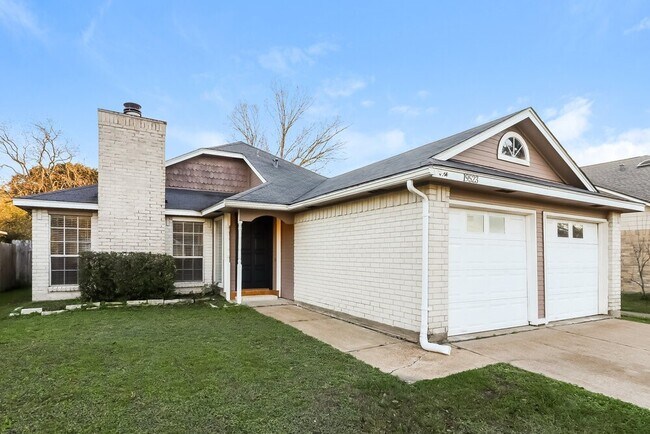 Building Photo - 19523 Lake Hollow Ln