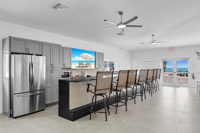 Building Photo - 10877 Overseas Hwy