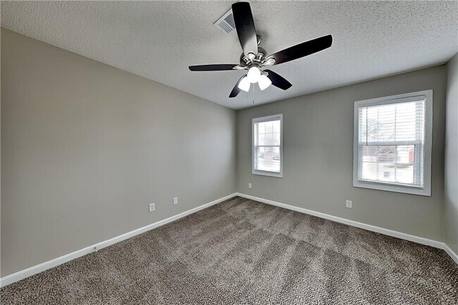 Building Photo - 33 Ashland Cir