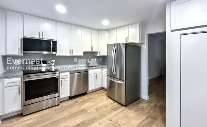 Building Photo - 16318 Taconic Cir