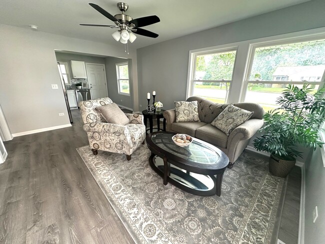 Building Photo - 423 S Westmore-Meyers Rd