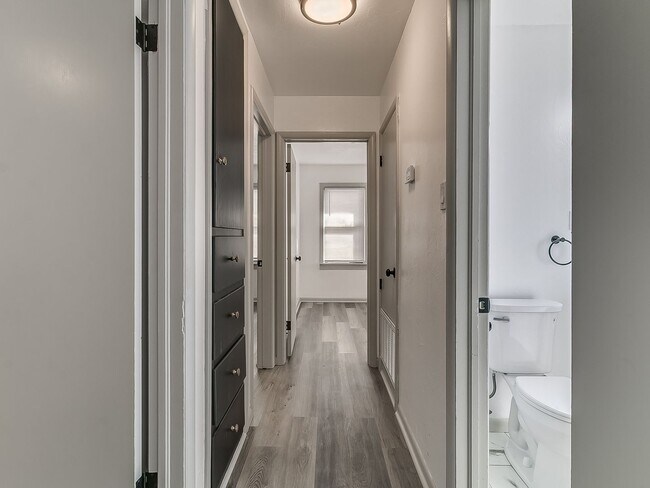 Building Photo - Newly Remodeled 3 Bedroom Home
