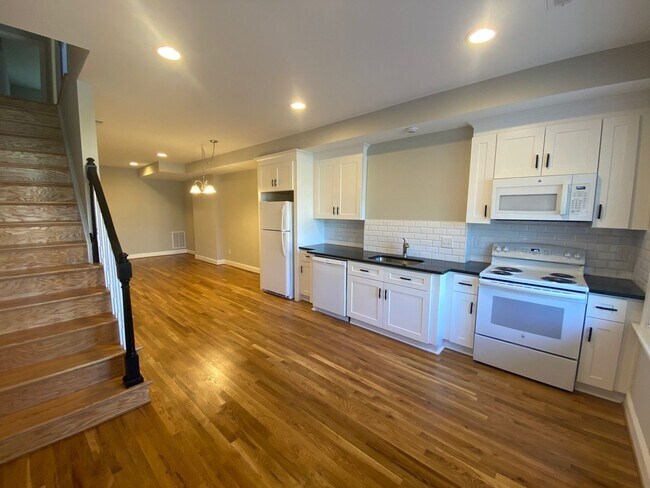 Building Photo - Renovated Three Bedroom VCU Area Home With Two Full Baths Available in August.