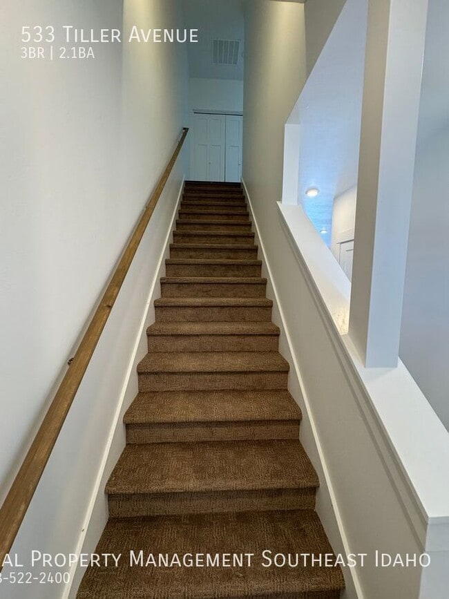 Building Photo - 533 Tiller Ave