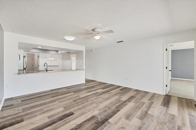 Building Photo - 4220 Center Pointe Ln