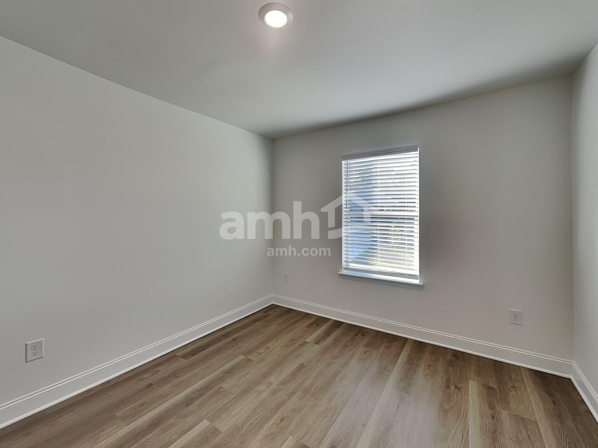 Building Photo - 935 Carnelian Ln
