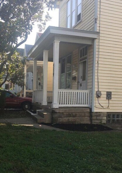 Building Photo - 559 E Epworth Ave
