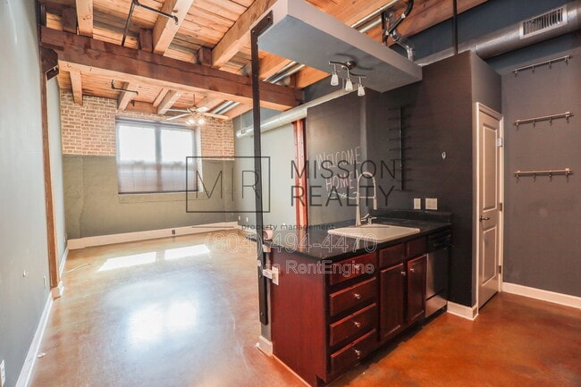 Building Photo - 815 Porter St