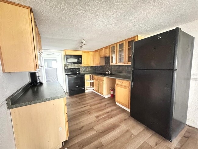 Building Photo - 224 10th Ave