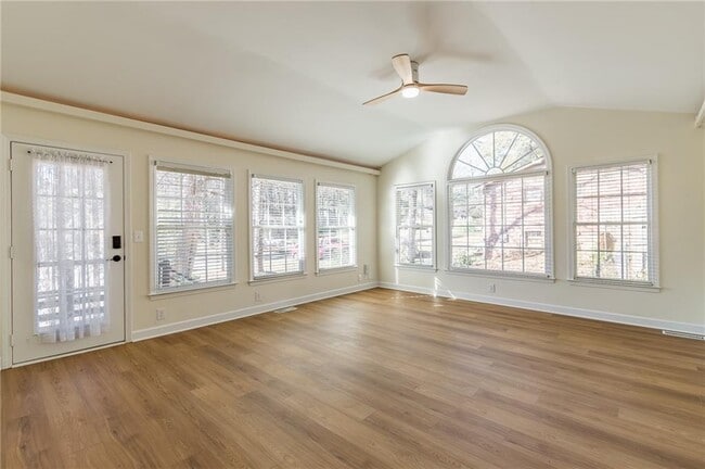 Building Photo - 905 Tanglewood Trail