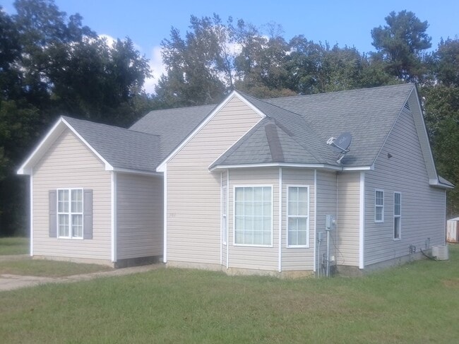 Building Photo - 301 Archer Dr
