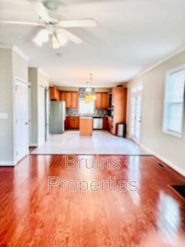 Building Photo - 2324 Alderbrook Dr