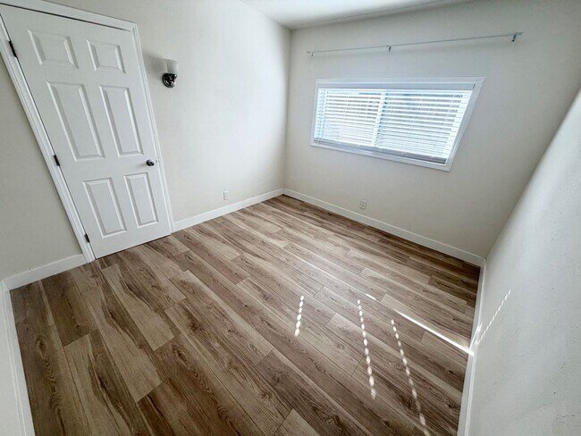 Building Photo - M Sullivan