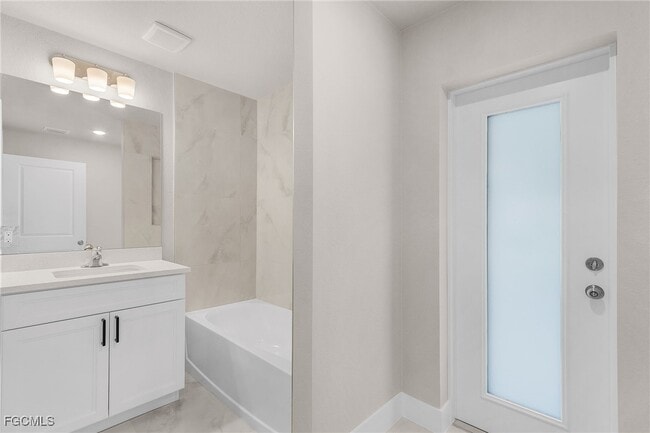 Building Photo - 2510 SW 17th Ave