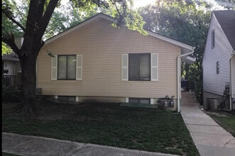 Building Photo - 7809 N Oregon Ave