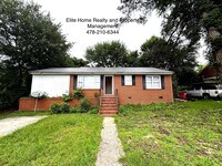 Building Photo - 3082 Somerset Dr