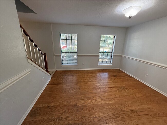 Building Photo - 4330 Meadow Springs Dr