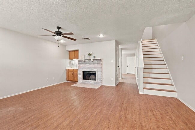 Building Photo - 11136 El Sendero St