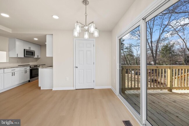 Building Photo - 2520 Linwood Ln