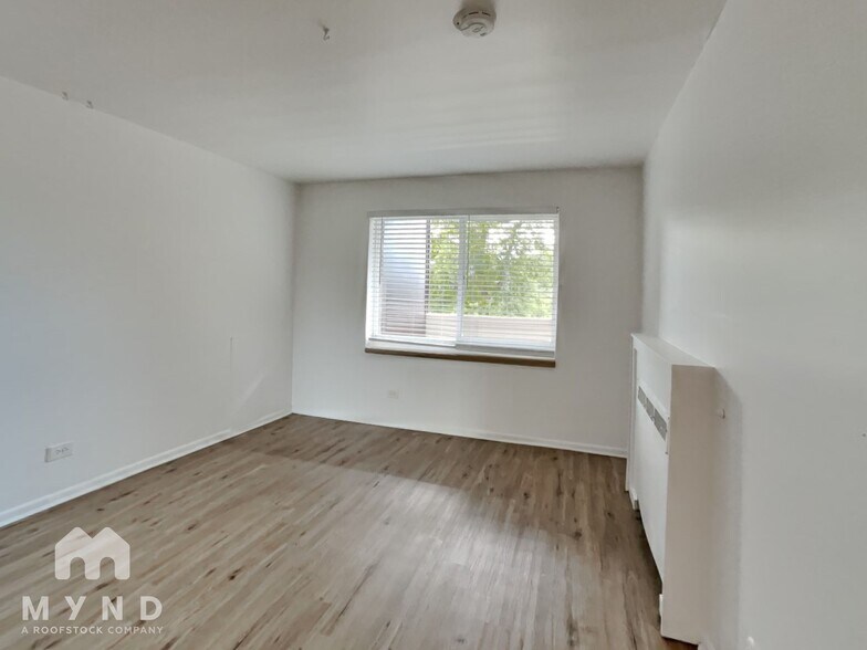 Building Photo - 1366 Garfield St