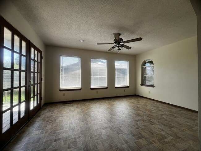 Building Photo - 3211 Alice Ave