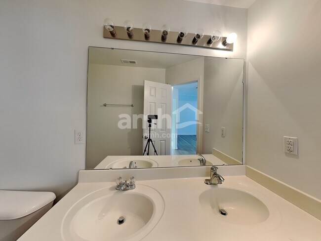 Building Photo - 1019 Green Terra Rd