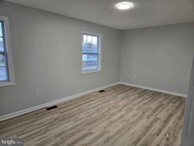 Building Photo - 732 Narrowleaf Dr