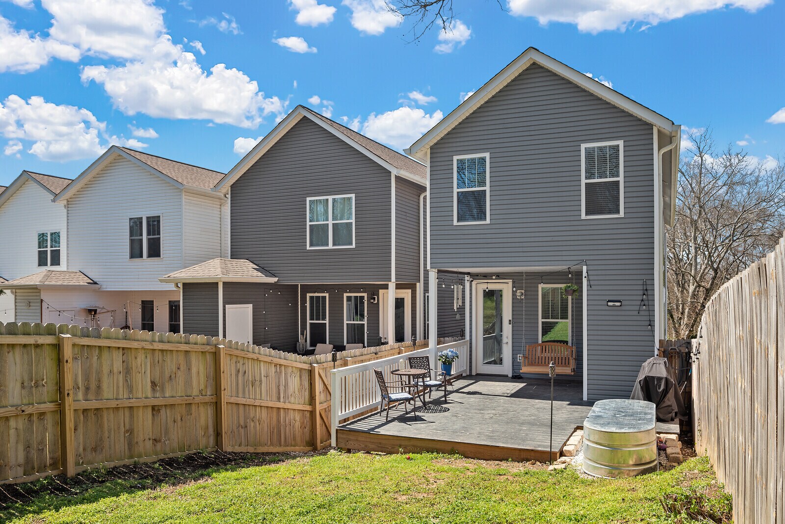 Building Photo - 221 Hillcrest Dr