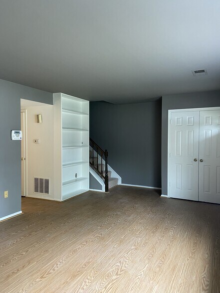 Building Photo - 7723 Haines Ct